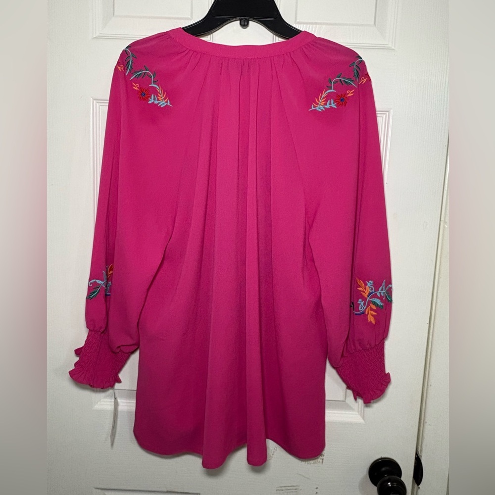 NWT - Calessa Pink Embroidered Round VNeck BOHO Tunic - Picture 3 of 10